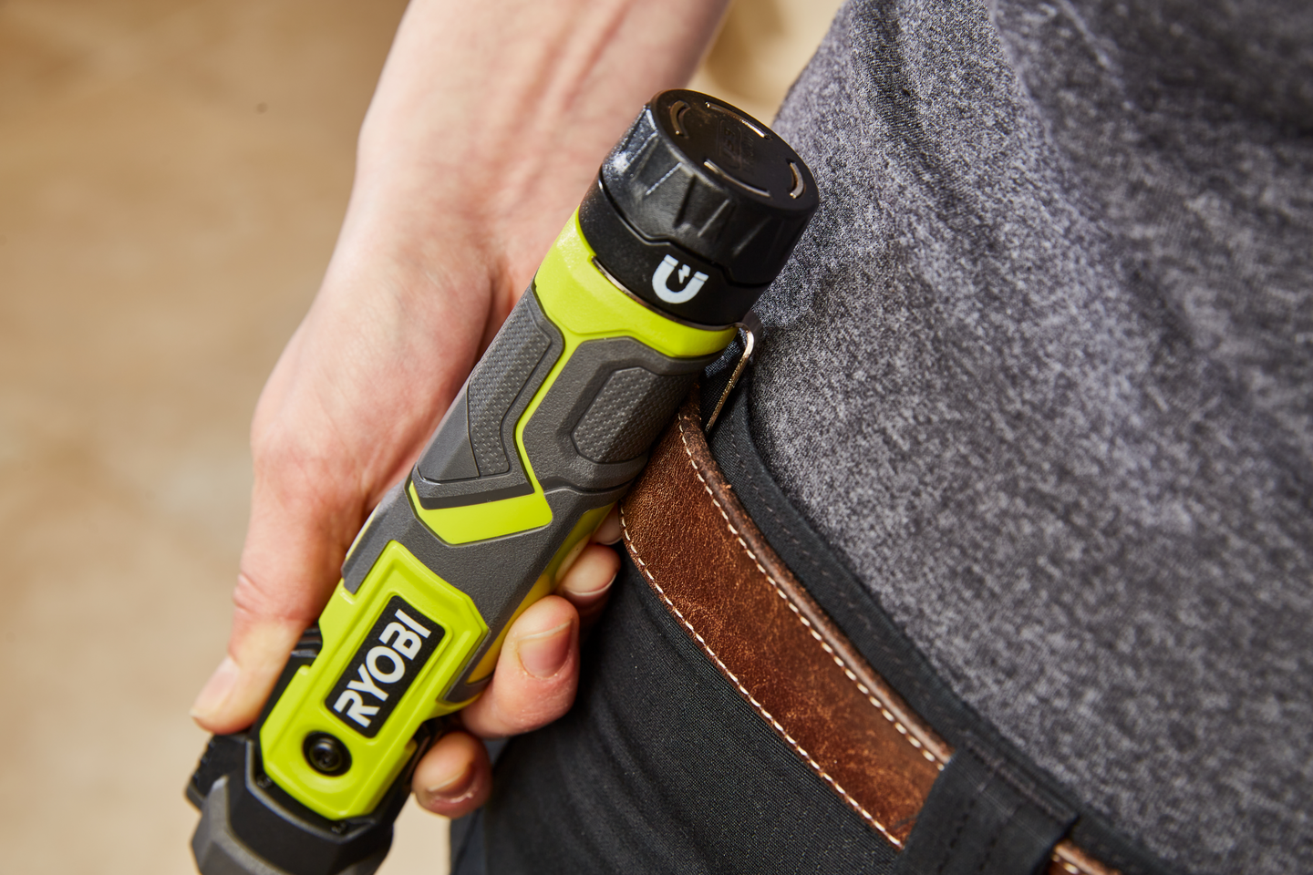 Taskulamppu RYOBI RLP4-120G 4V USB-Litium-sarja 2,0Ah akulla