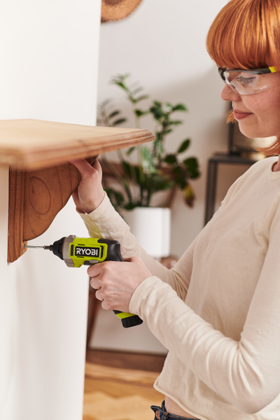 Ruuvinväännin RYOBI RSD4-120T 4V USB 2,0Ah akulla USB-Litium-sarja