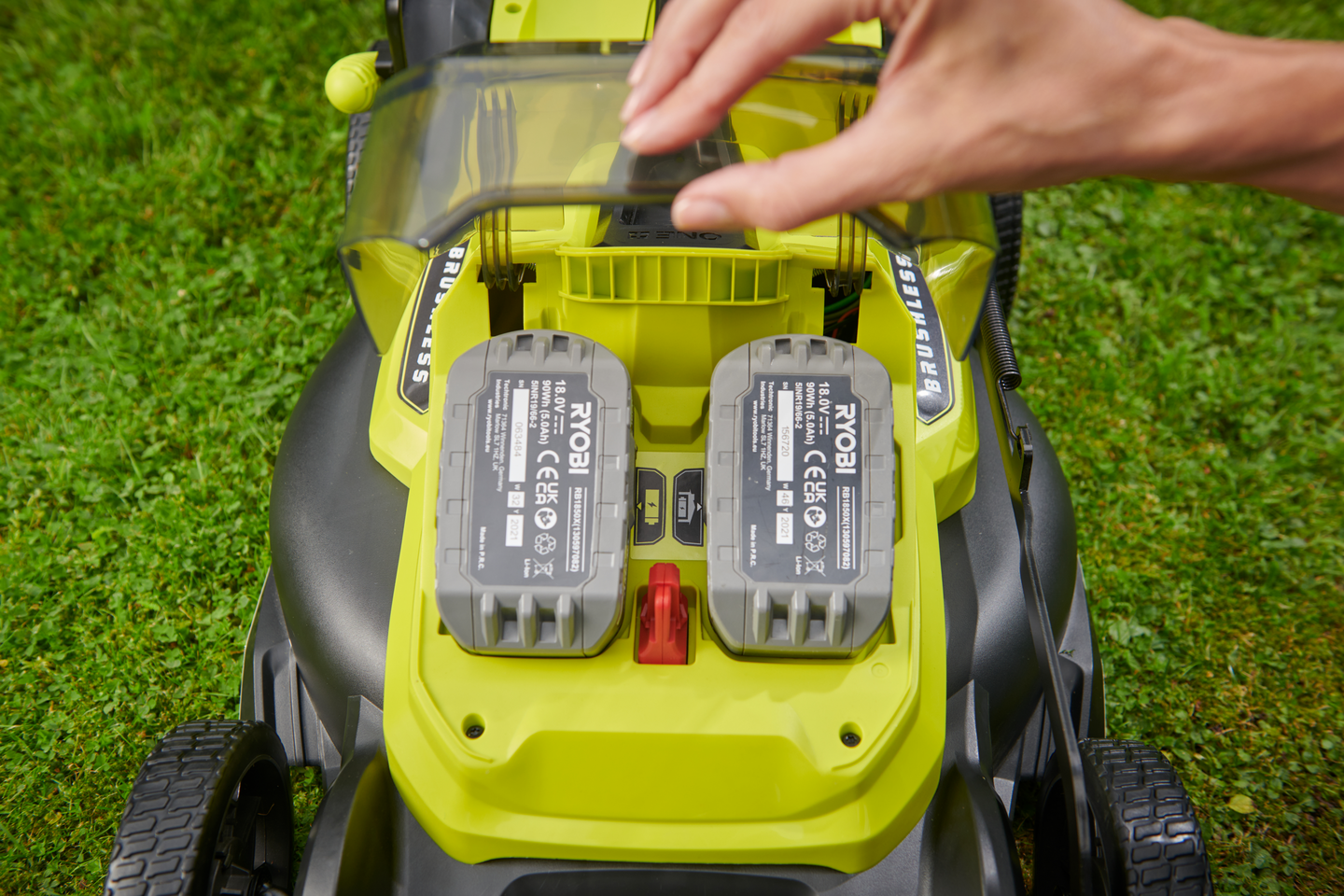 GRÄSKLIPPARE RYOBI RY18LMX40C-240