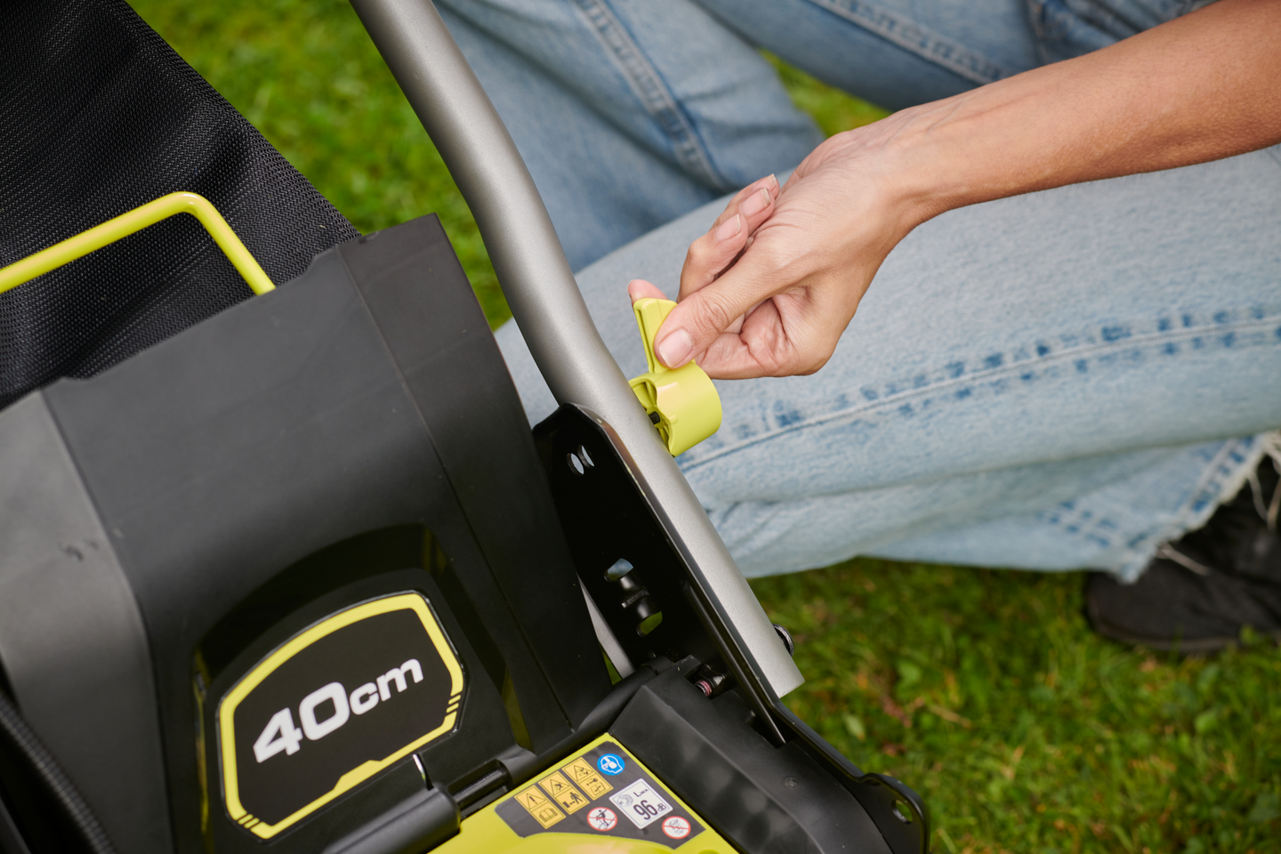 GRÄSKLIPPARE RYOBI RY18LMX40C-240