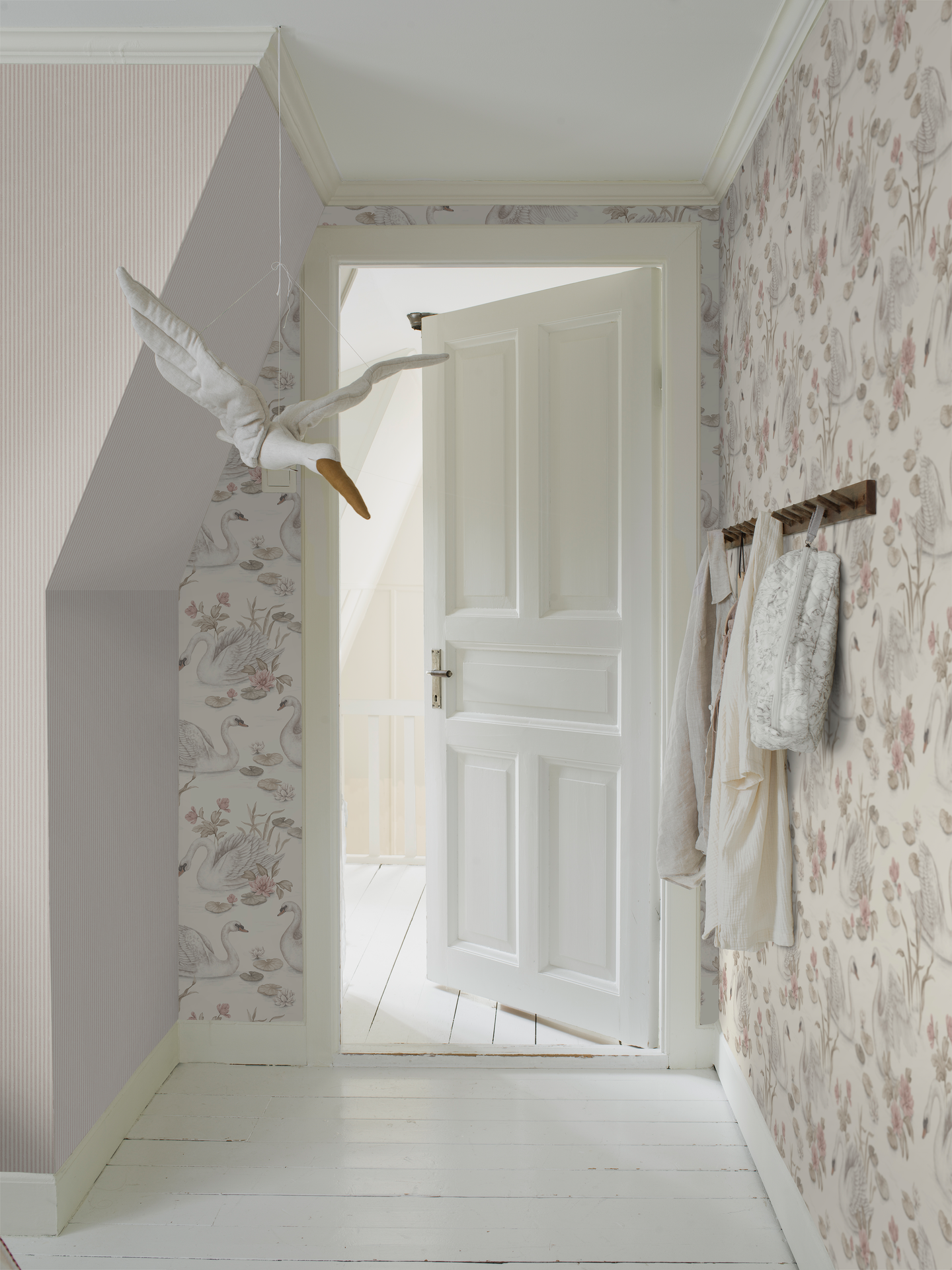 Kuitutapetti Boråstapeter Linen Polka Stripe 7865 Light Pink 10,05m