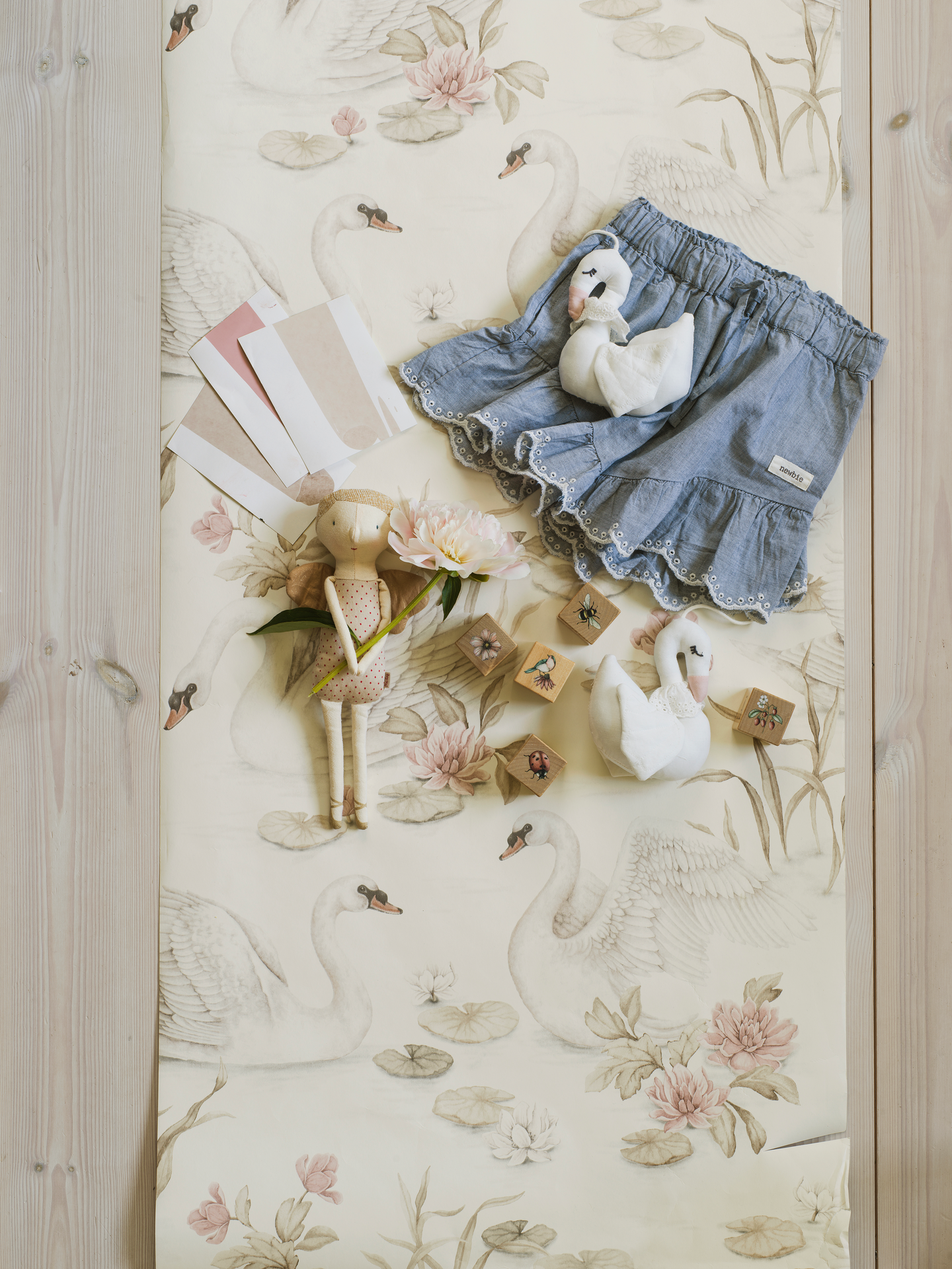 Kuitutapetti Boråstapeter Newbie II 6924 Lily Swan 10,05m