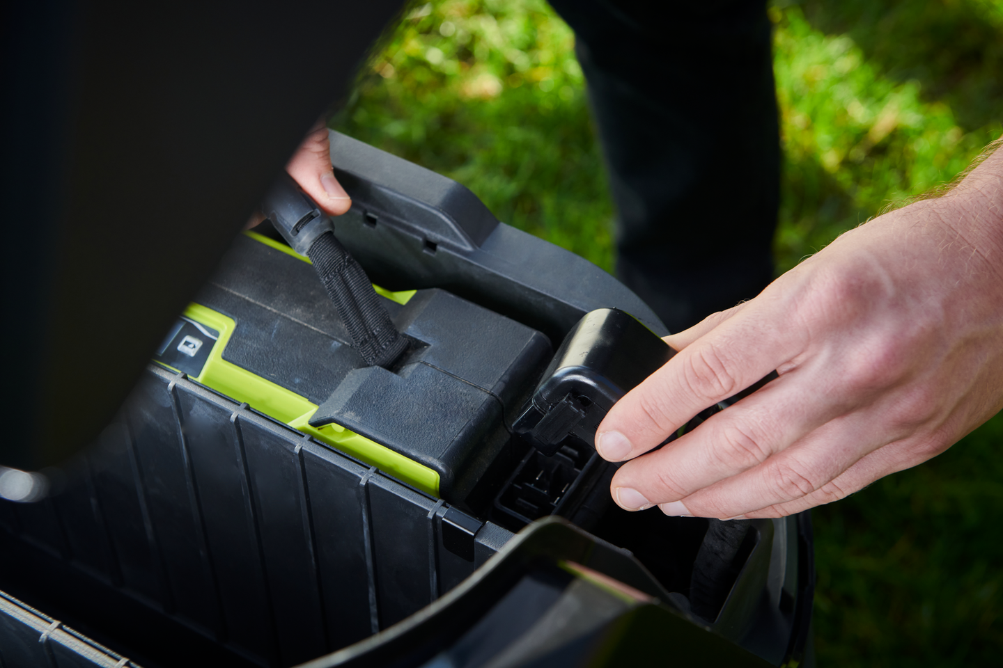 Akkuajoleikkuri Ryobi RY72TMX117-310 72V 3x10Ah