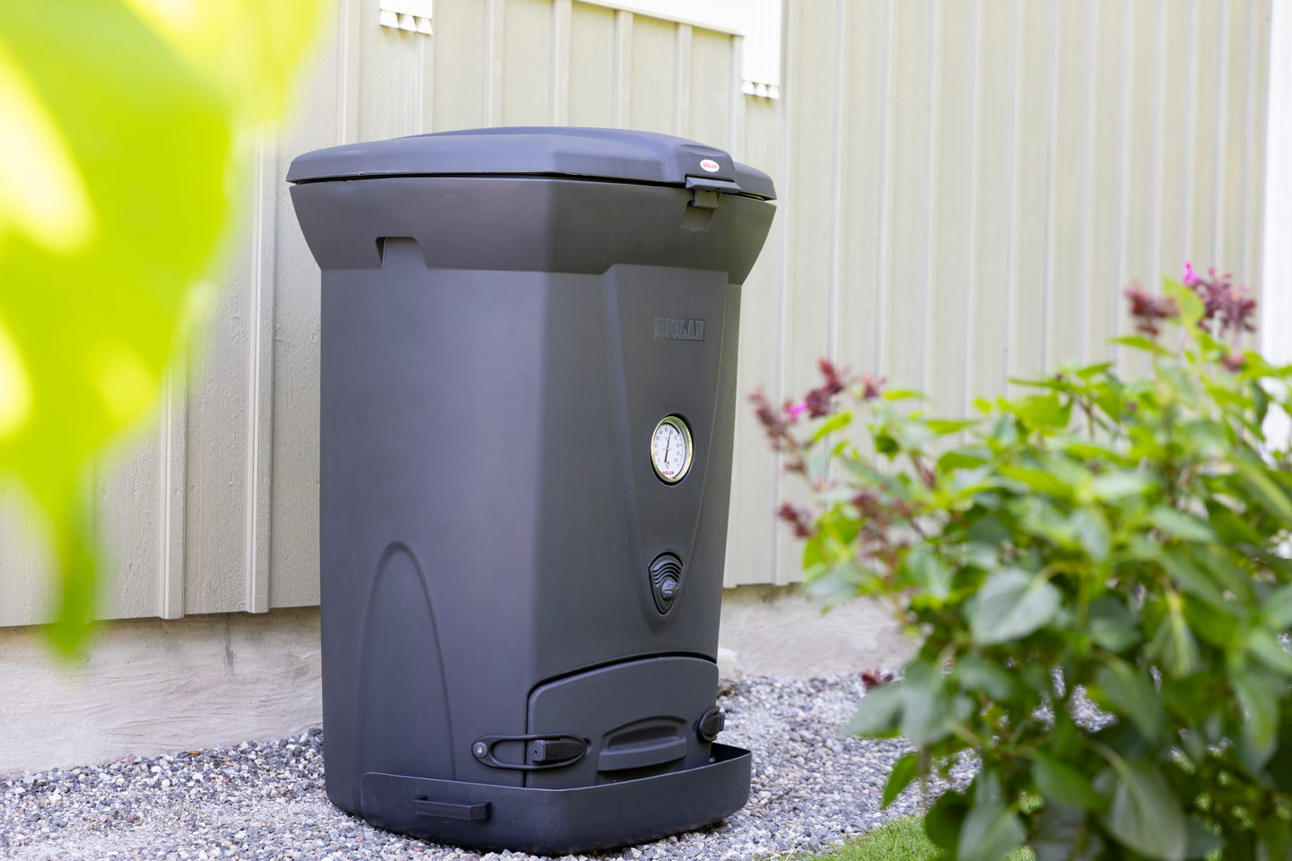 Kompostorin tyhjennyskaukalo Biolan