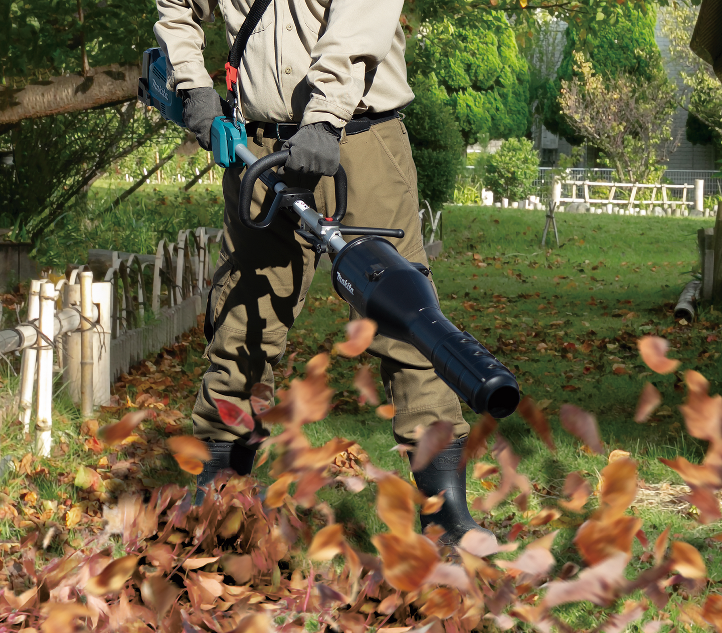 Puhallinlisälaite Makita UB402MP monitoimikoneisiin