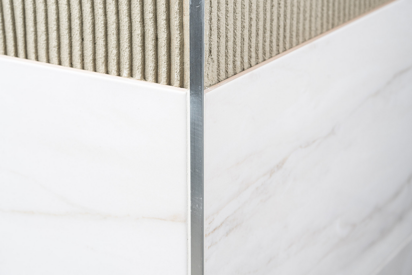 Laattalista Genesis päätelista 15mm 270cm alumiini