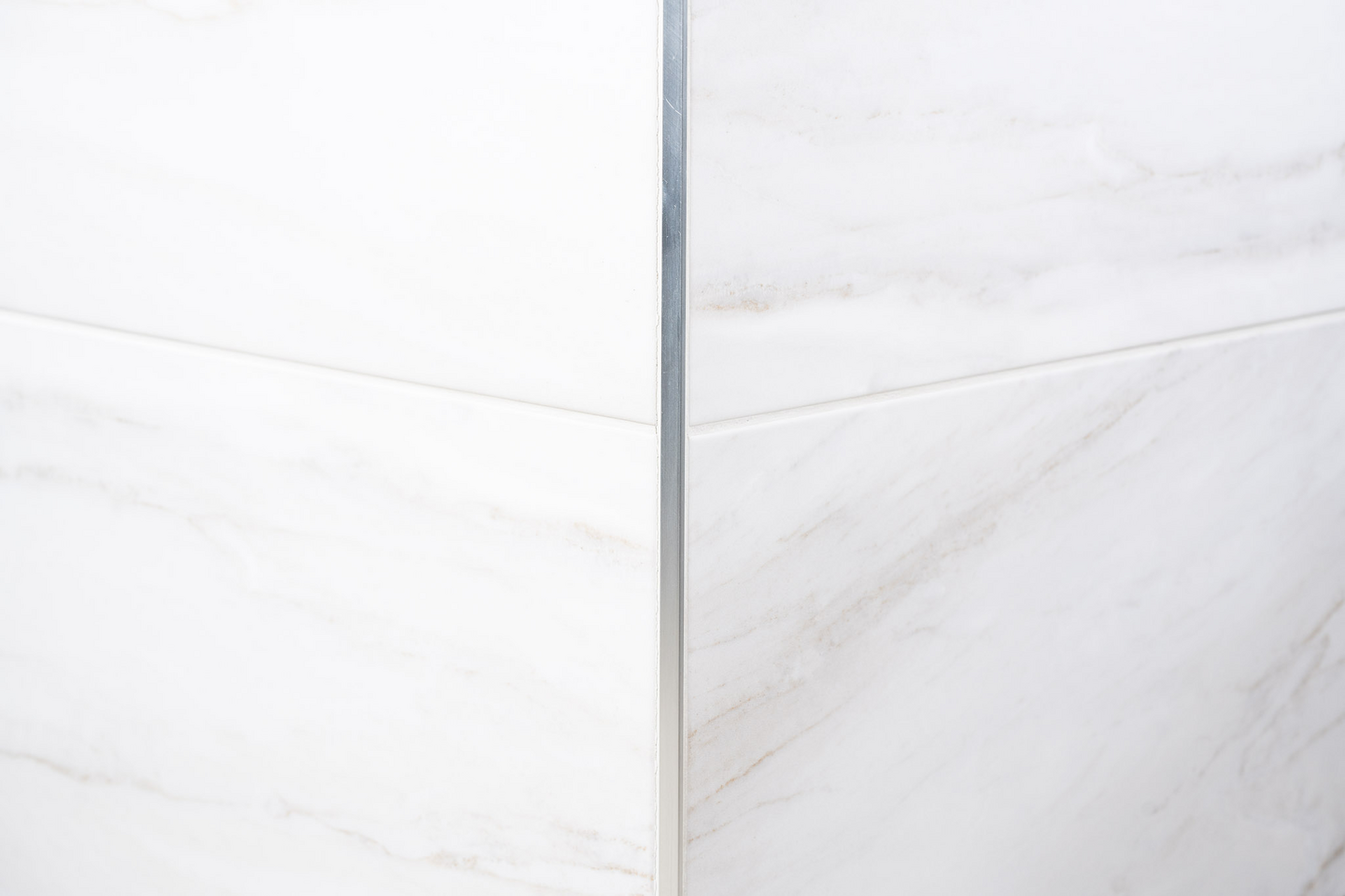 Laattalista Genesis päätelista 8mm 270cm alumiini