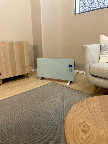 Lasipaneelilämmitin Airam SmartHome IP20