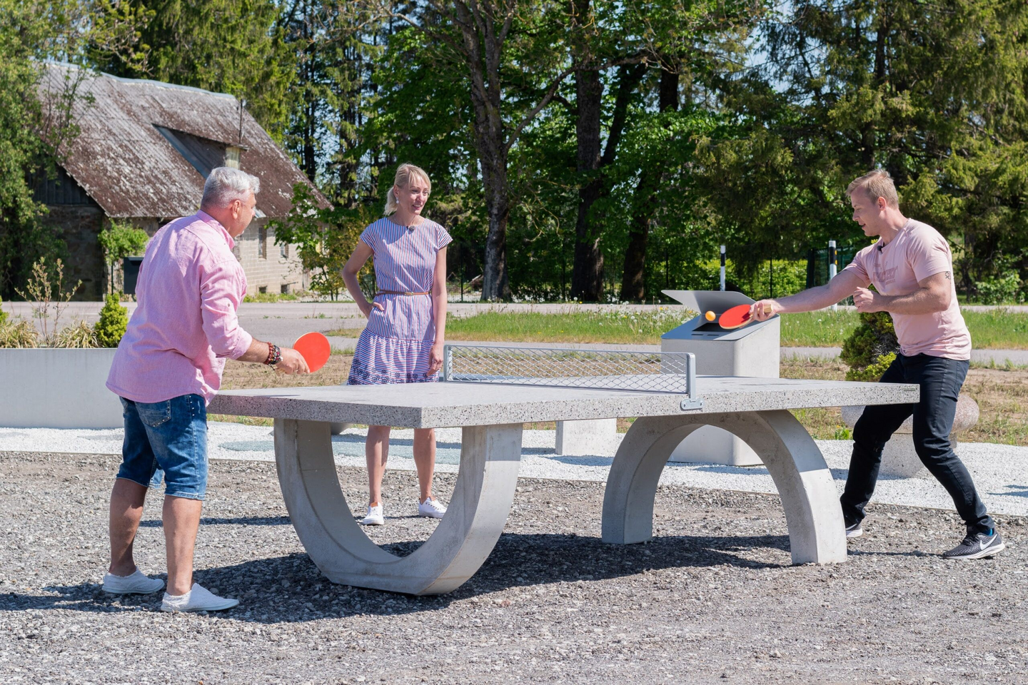 Pingispöytä Leikkiturva betoninen KB718 1kpl