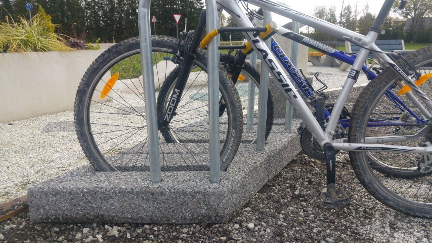 Pyöräkaari Leikkiturva betonijalalla KB233 1kpl