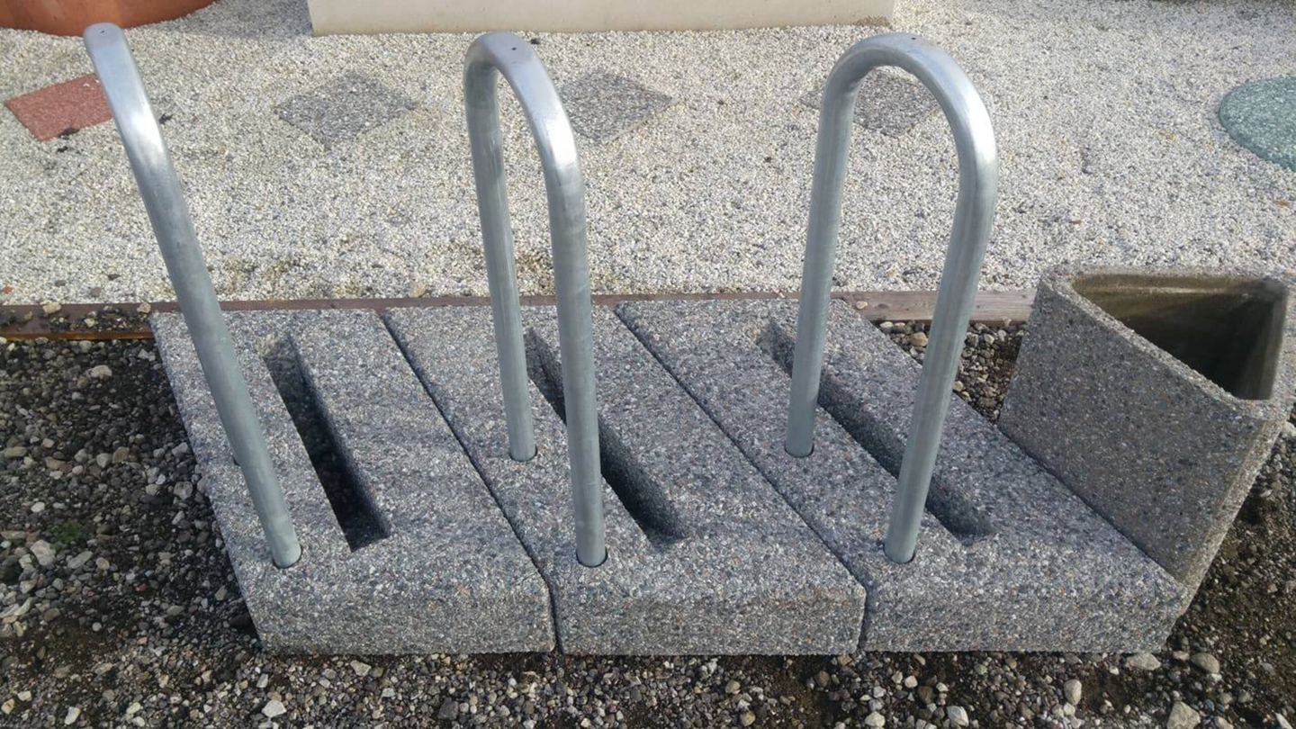 Pyöräkaari Leikkiturva betonijalalla KB233 1kpl