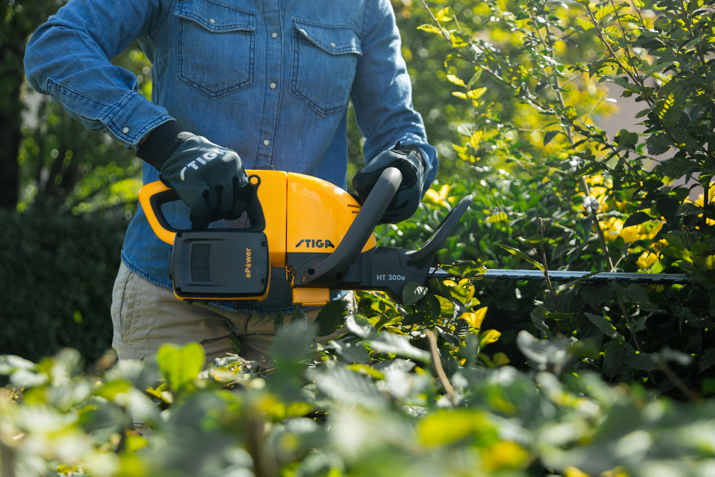 Akkupensasleikkuri Stiga HT 300e Kit 2x2,0Ah