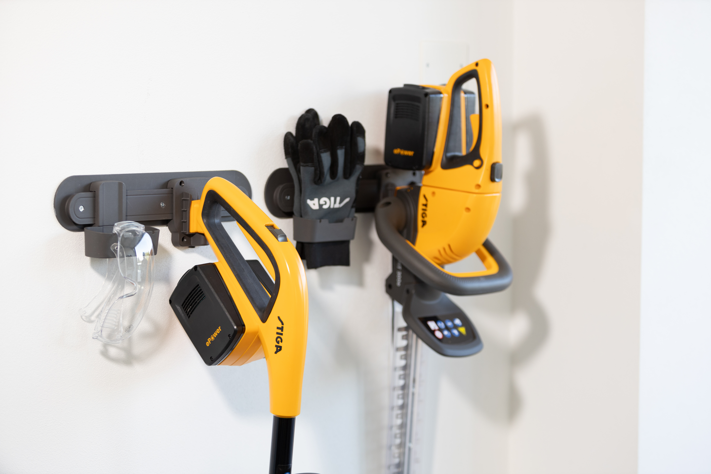 Akkupensasleikkuri Stiga HT 300e Kit 2x2,0Ah