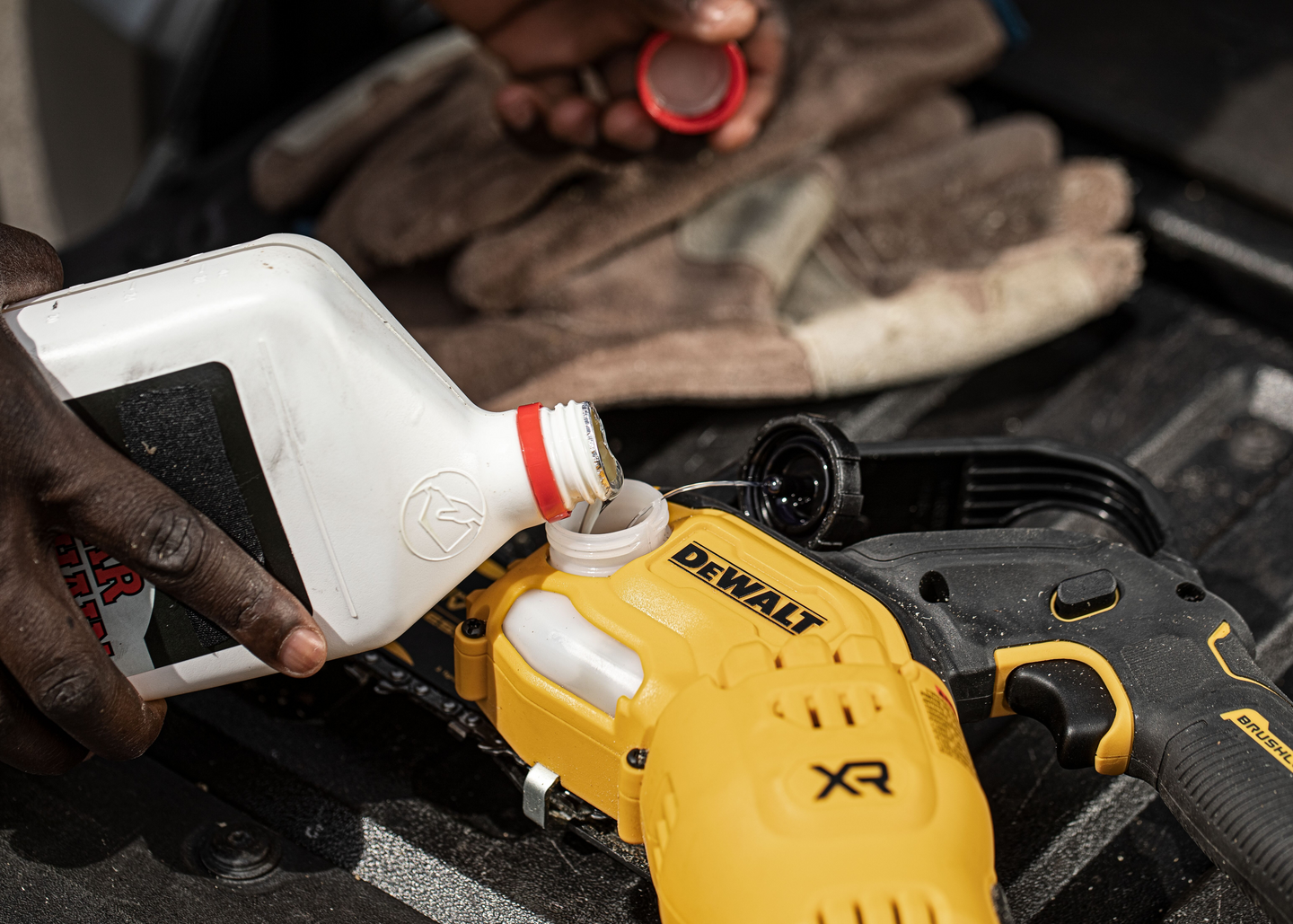 Akkuoksasaha DeWalt DCMPS520N 18V runko