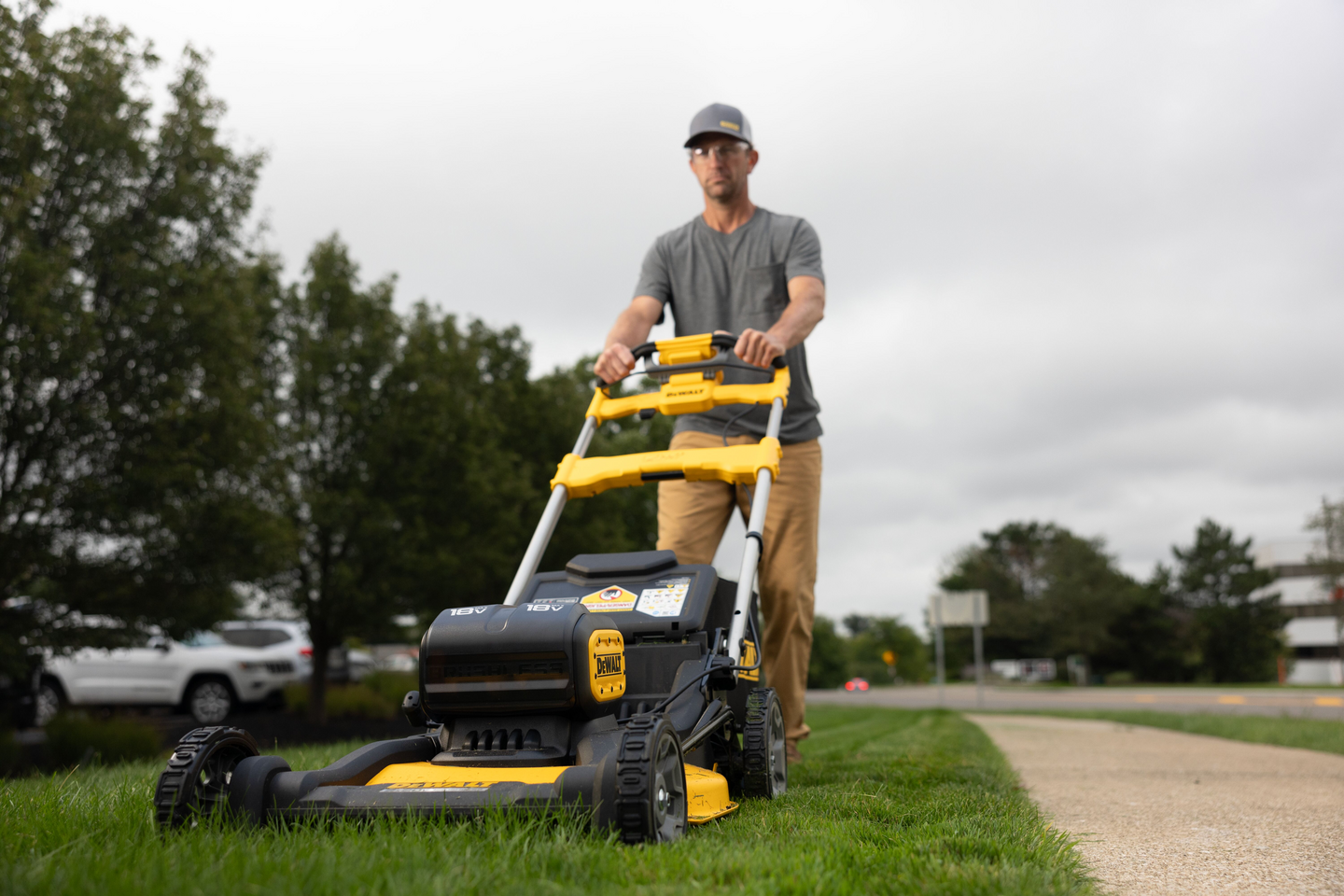 Akkuruohonleikkuri DeWalt DCMWSP156W2 2x18V 2x8,0Ah