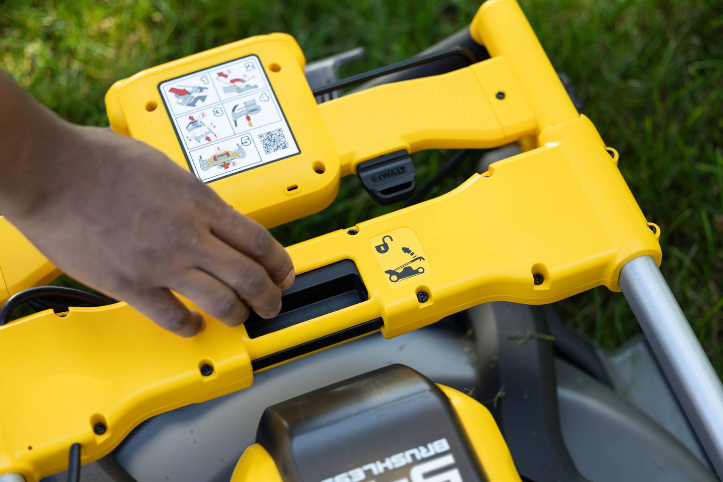 Akkuruohonleikkuri DeWalt DCMWSP550N 54V runko