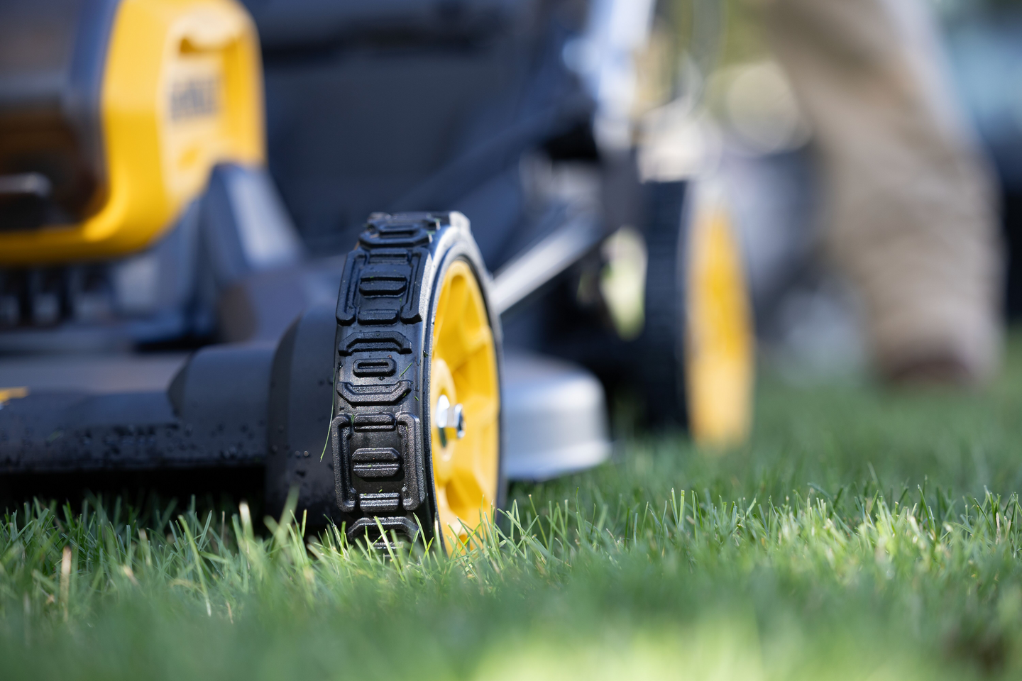 Akkuruohonleikkuri DeWalt DCMWSP550N 54V runko