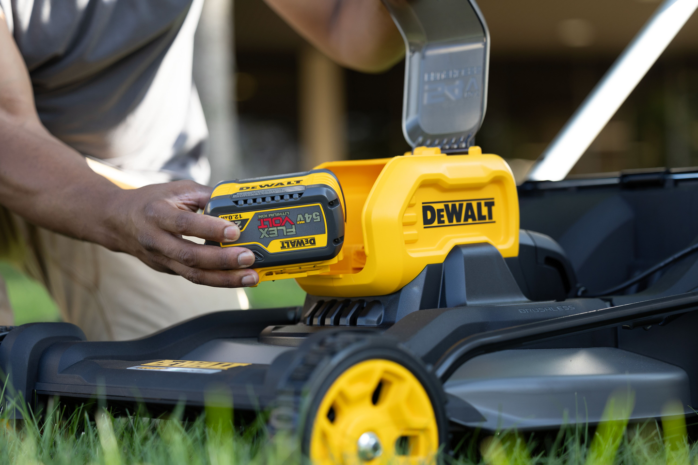 Akkuruohonleikkuri DeWalt DCMWSP550N 54V runko