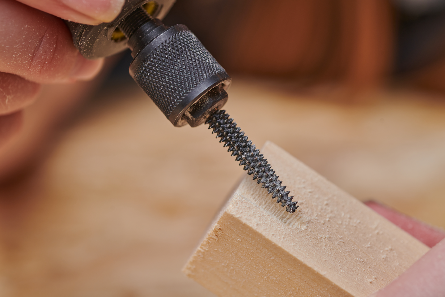 Kovametallijyrsin Ryobi struktuurihammastettu karkeaan viimeistelyyn