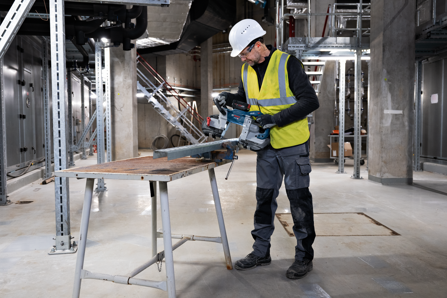 Akkuvannesaha Bosch GCB 18V-127 Solo + terä