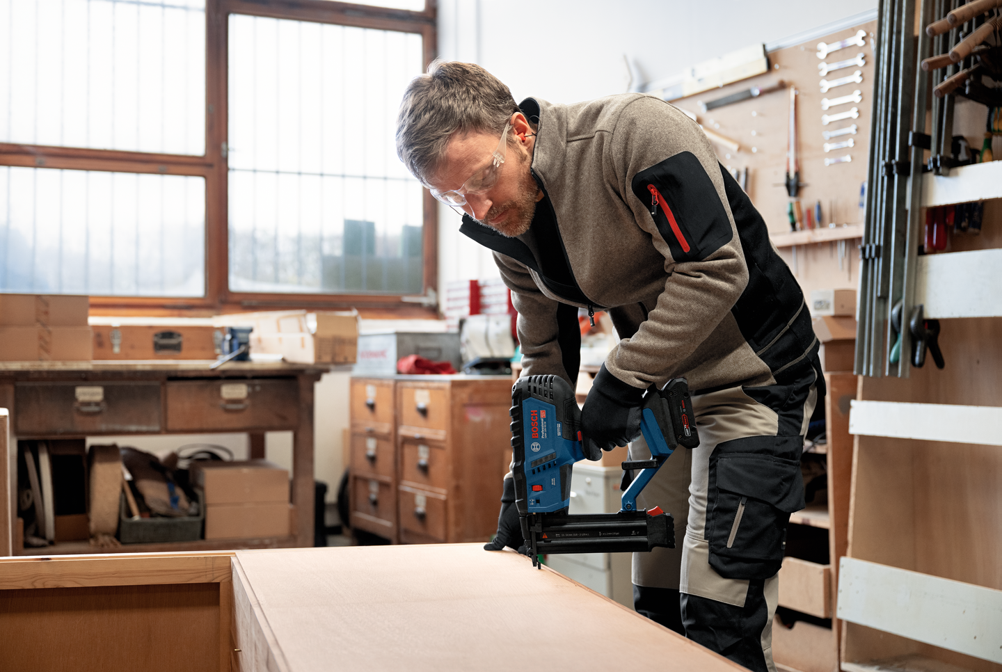 Akkuviimeistelynaulain Bosch GNH 18V-50 M Solo L-Boxx