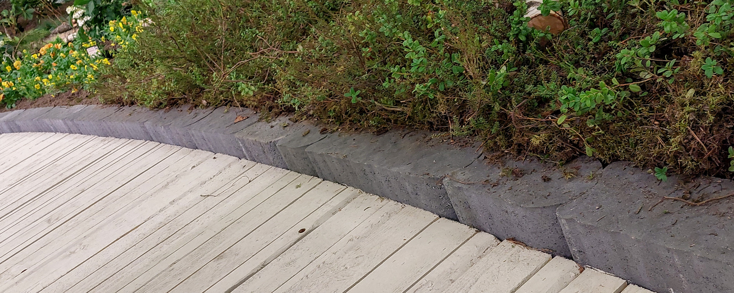 Reunakivi Rudus Laineri h=140 musta