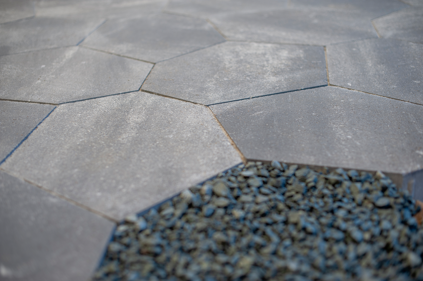 Gaala 80 Rudus 560x430x80mm grafiittivalkoinen