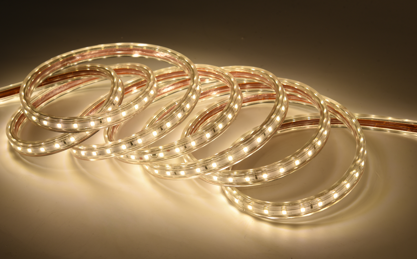 Led-valonauha OPAL 35m 230V 7,6W/m 750lm/m 4000K pistotulpalla IP65/44