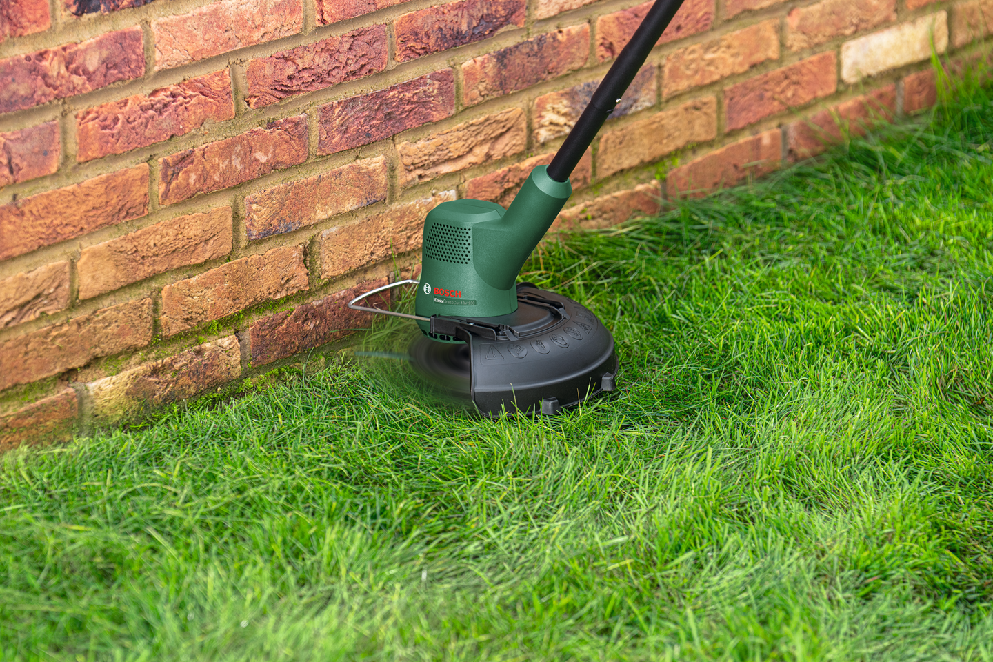 Akkutrimmeri Bosch EasyGrassCut 18V-230 Durablade 1x2,0Ah + latauslaite