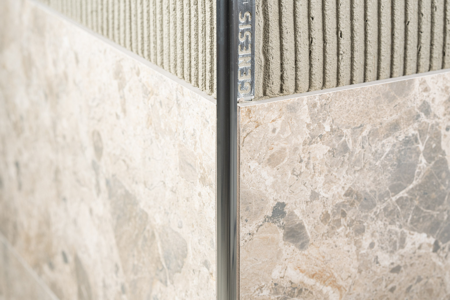 Laattalista Genesis 12mm kiiltävä hopea 250cm