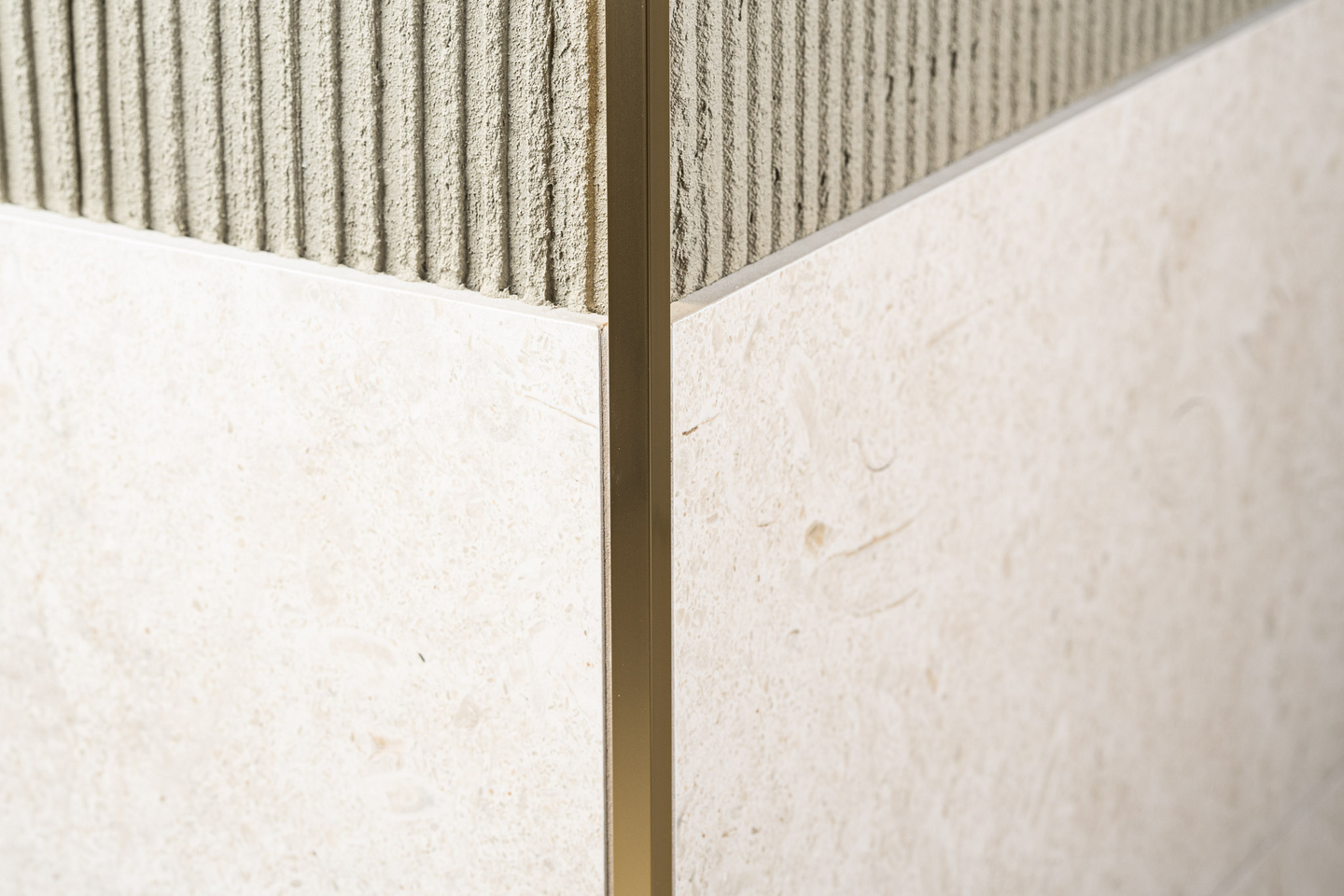 Laattalista Genesis neliö 12mm 250cm kiiltävä kulta