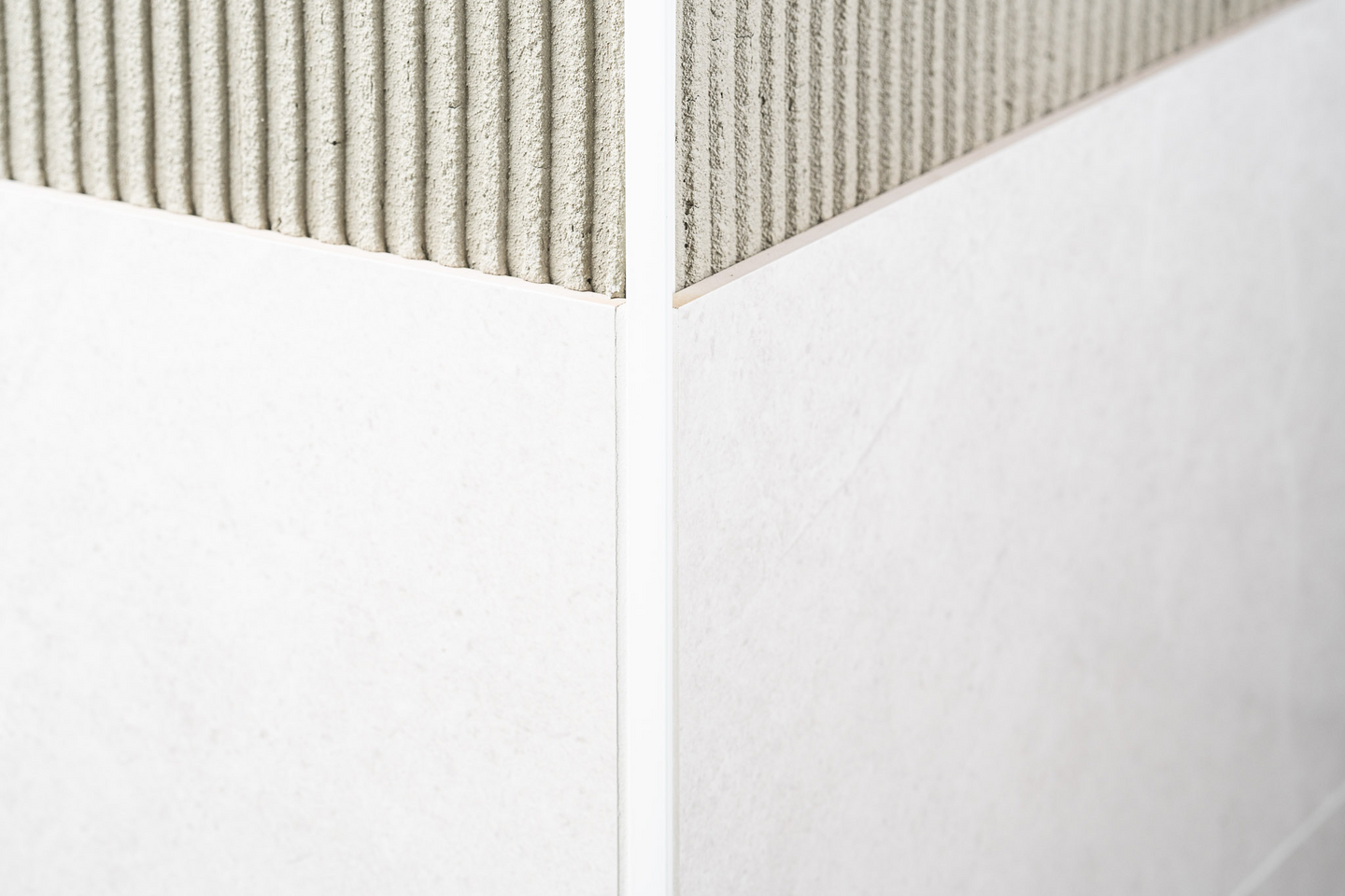 Laattalista Genesis L-malli 8mm 250cm valkoinen