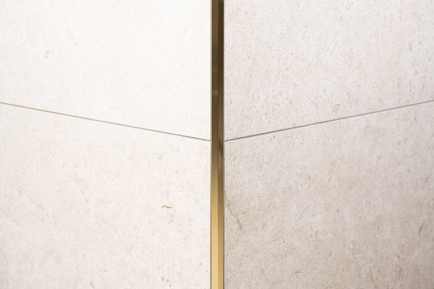 Laattalista Genesis neliö 12mm 250cm kiiltävä kulta