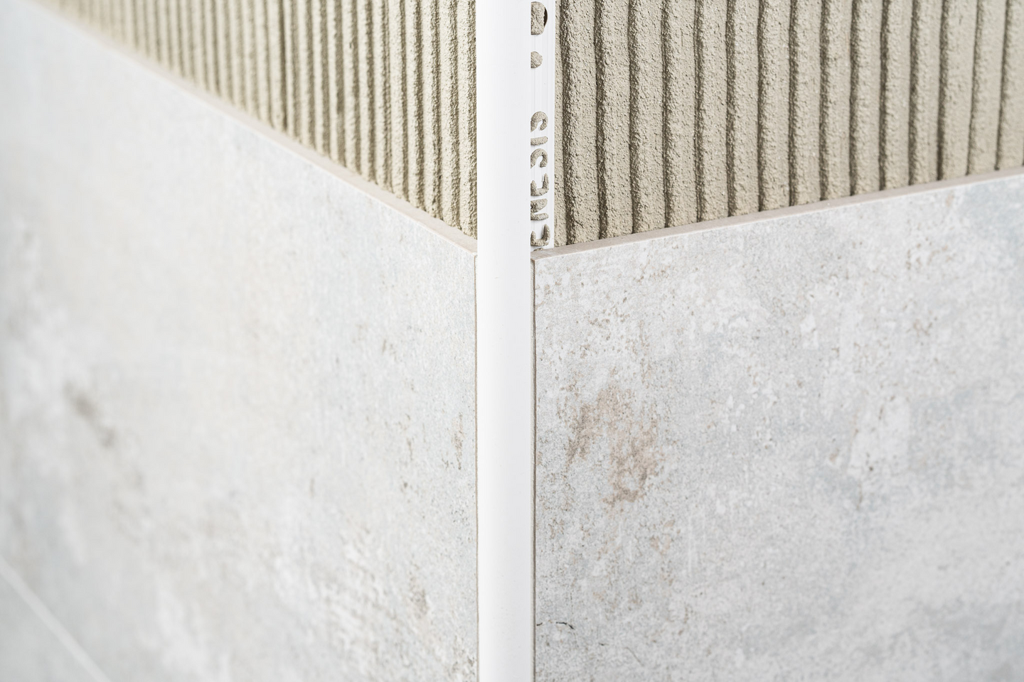 Laattalista Genesis 8mm valkoinen muovi 250cm