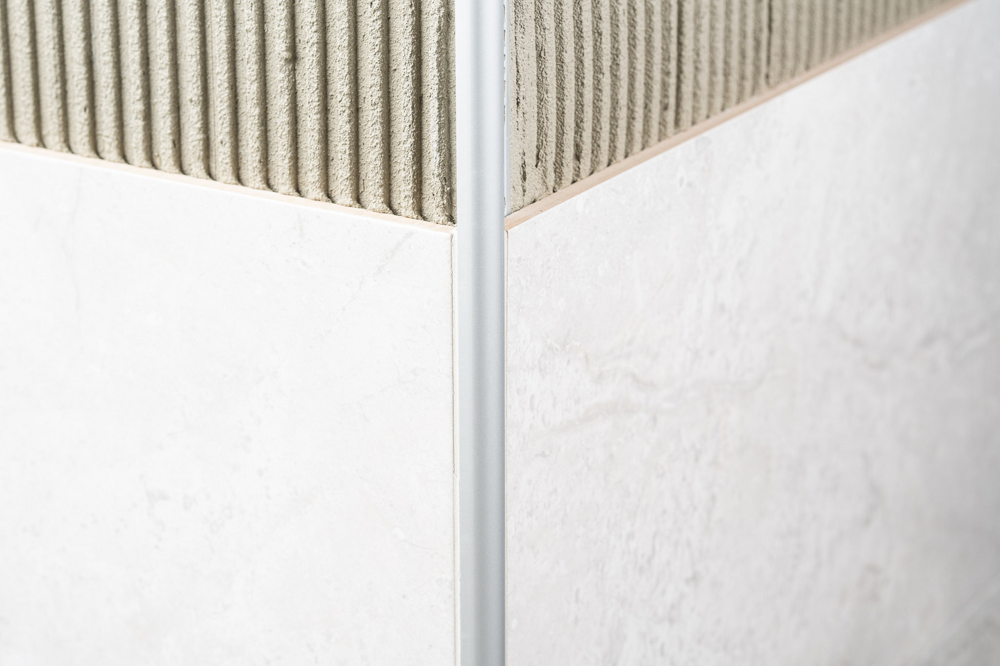 Laattalista Genesis 8mm matta hopea 250cm