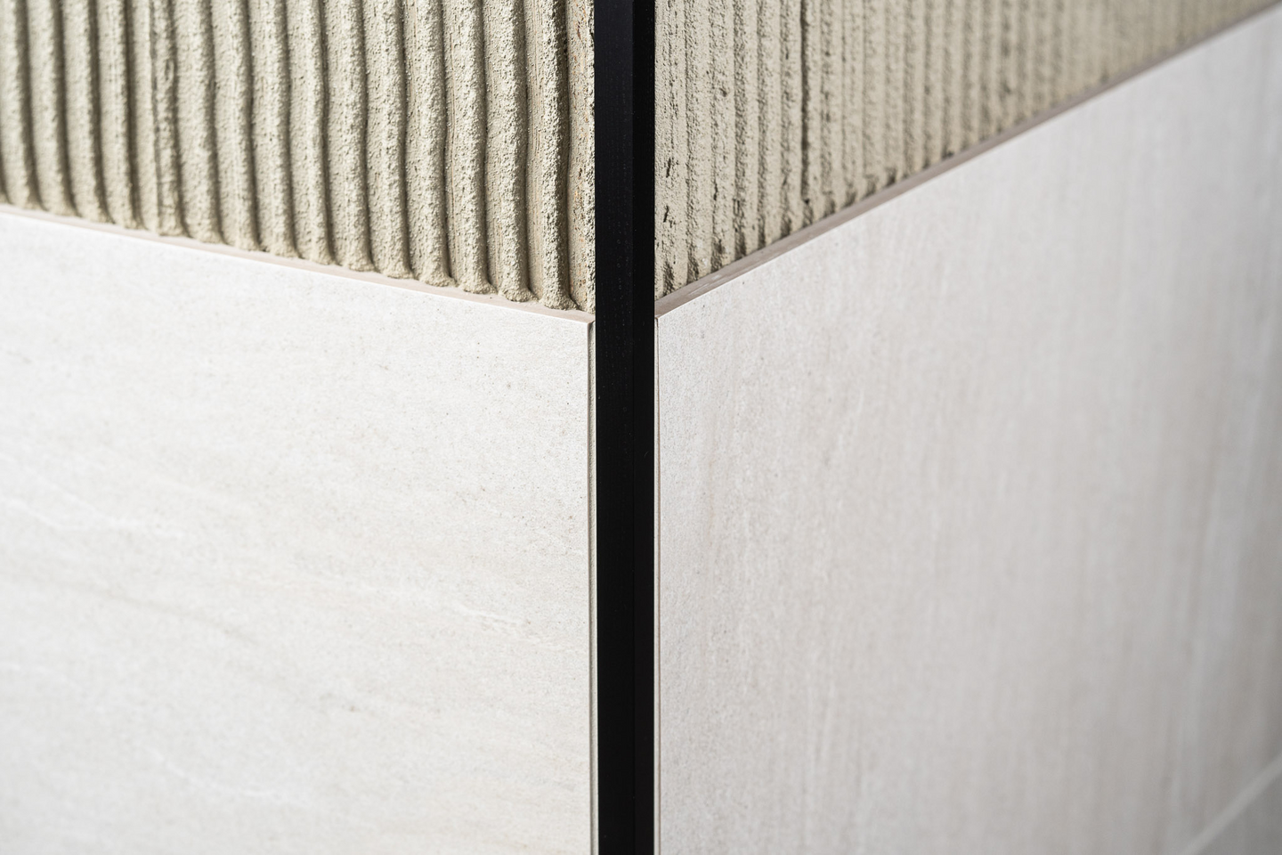 Laattalista neliö 10mm musta 2,5m alumiini