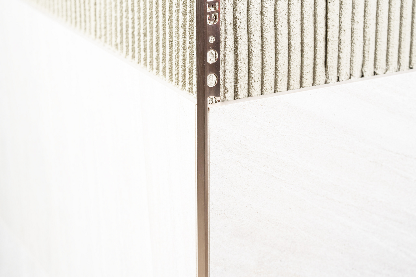 Laattalista Genesis L-malli 10mm 250 cm harjattu kupari