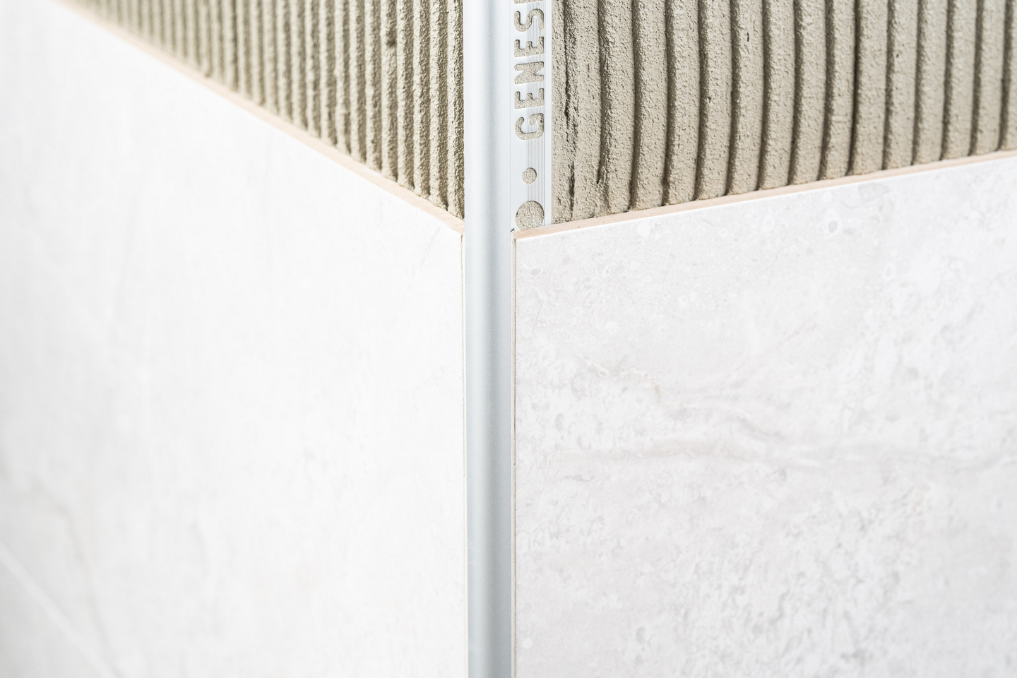 Laattalista Genesis 8mm matta hopea 250cm