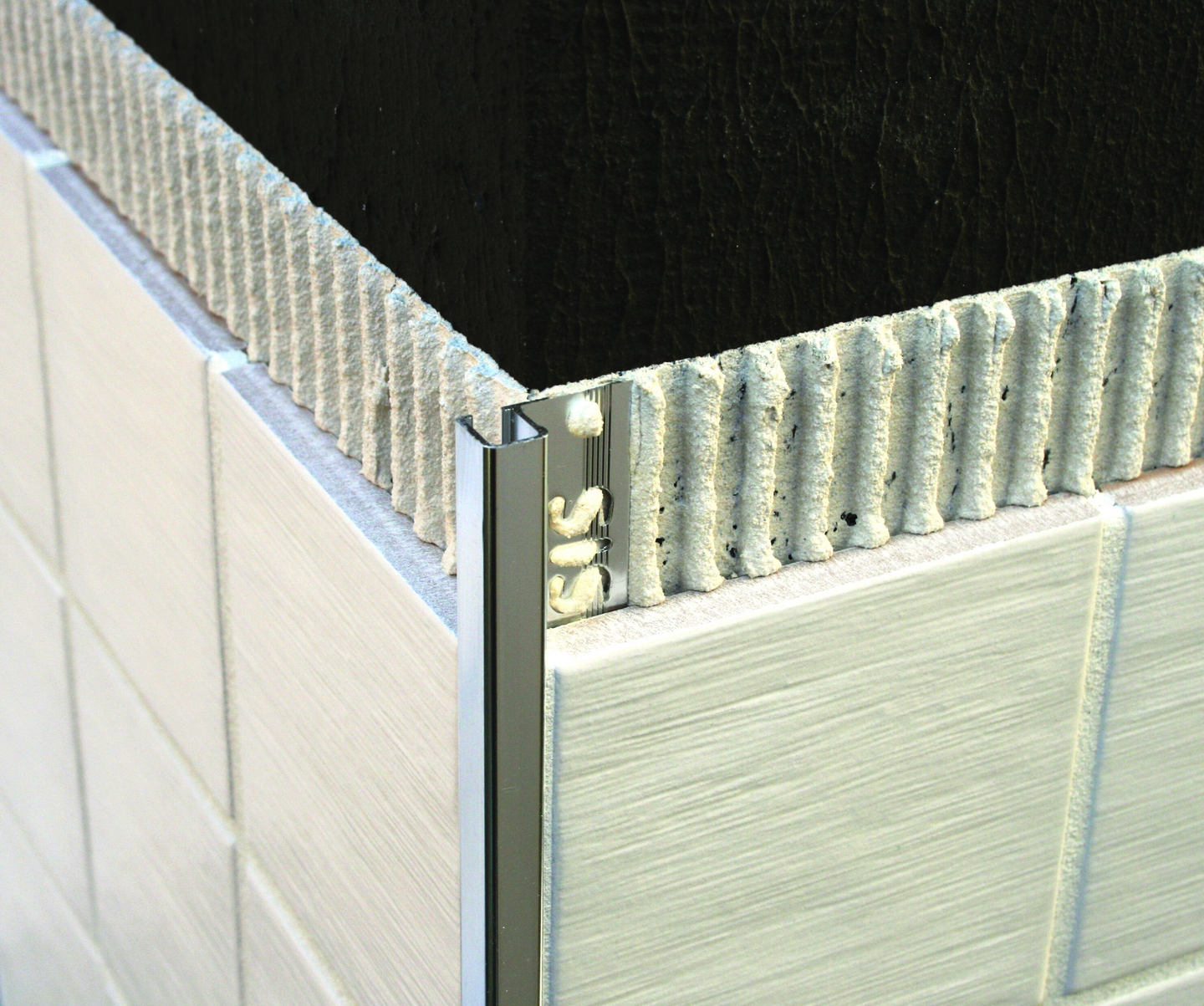 Laattalista Genesis pyöreä neliö 12mm 250 cm kiiltävä hopea