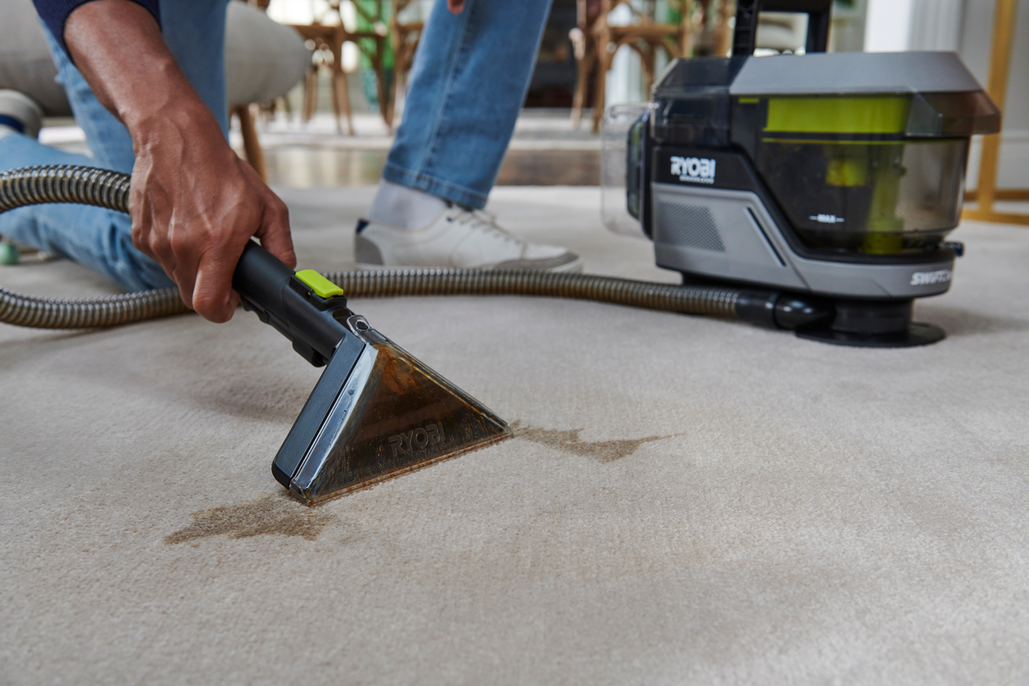 Tekstiilipesuri Ryobi RDC18BL-0 18V ONE+ hiiliharjaton ei akkua mukana