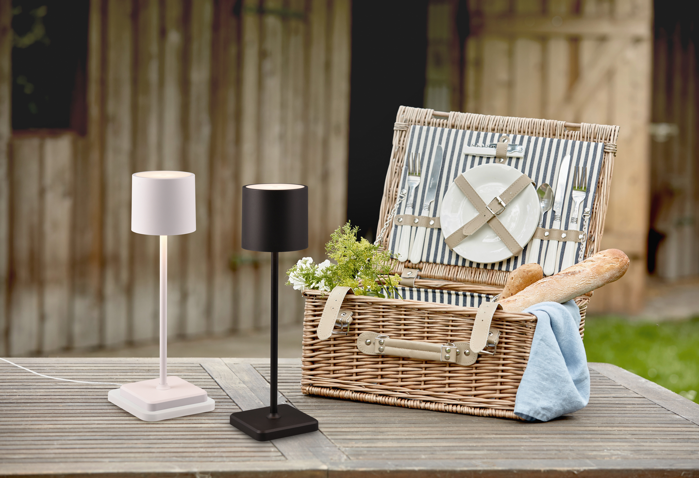 Ulkopöytävalaisin TRIO Fernandez led ladattava IP54 mattamusta