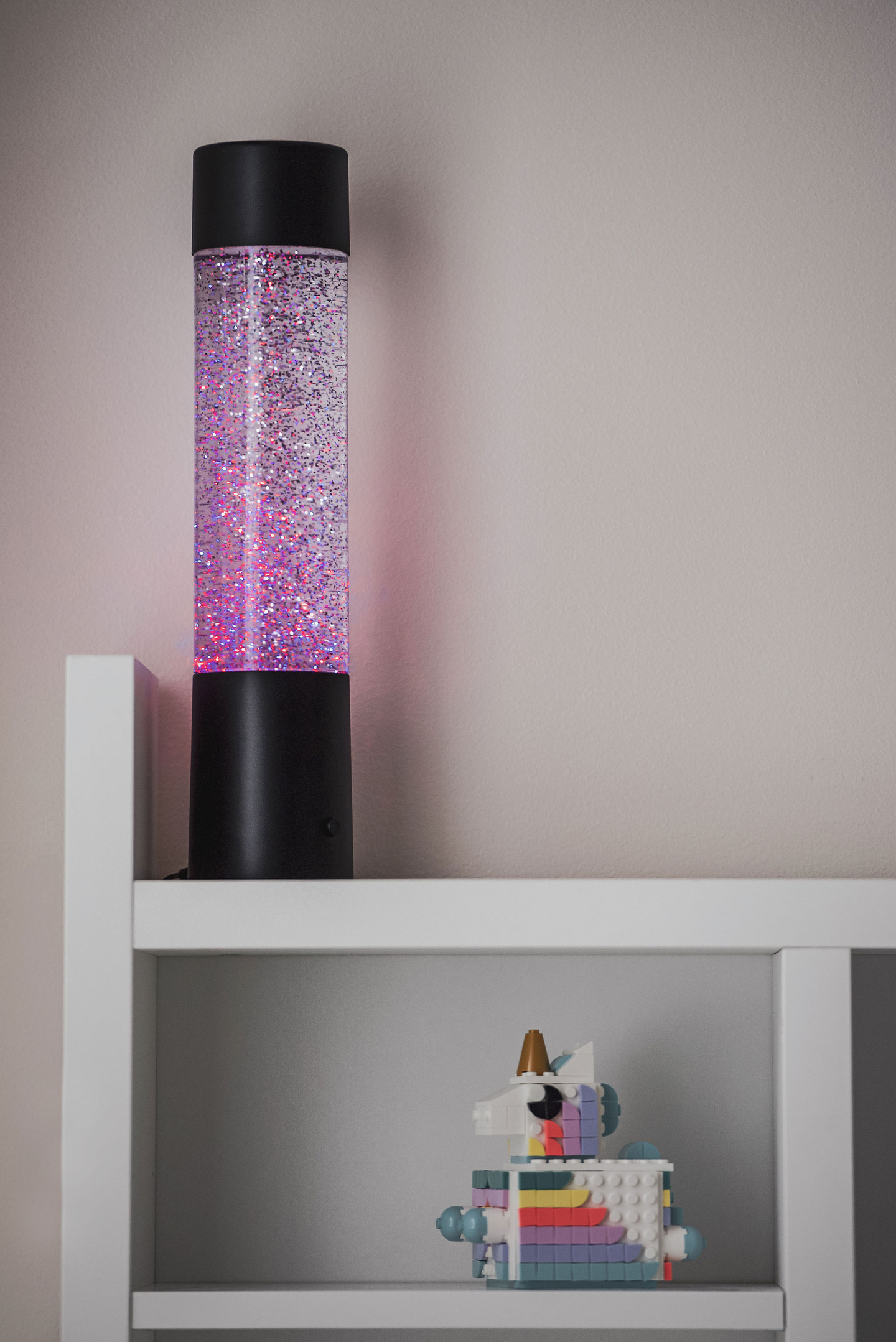 Pöytävalaisin TRIO Glitter led RGB 34cm mattamusta