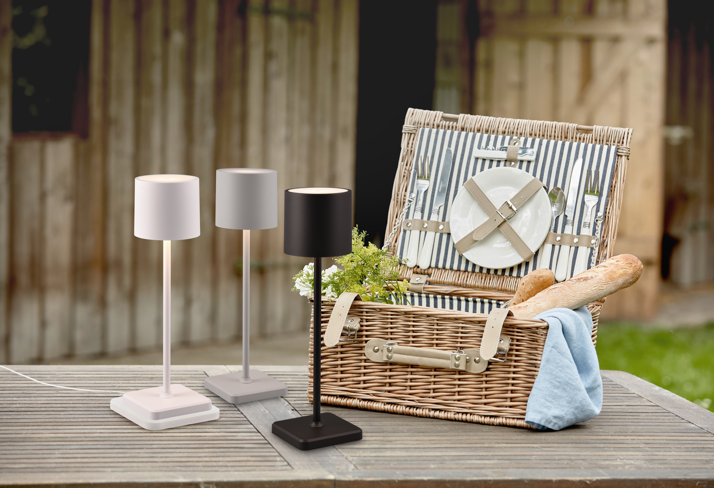 Ulkopöytävalaisin TRIO Fernandez led ladattava IP54 mattamusta