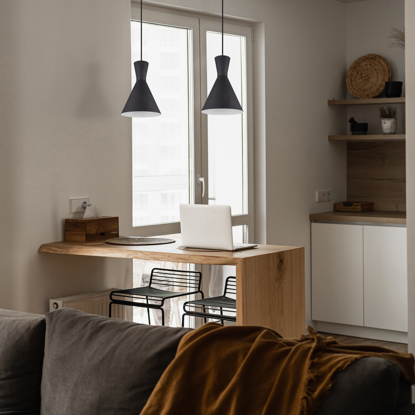 Riippuvalaisin TRIO Enzo E27 mattamusta