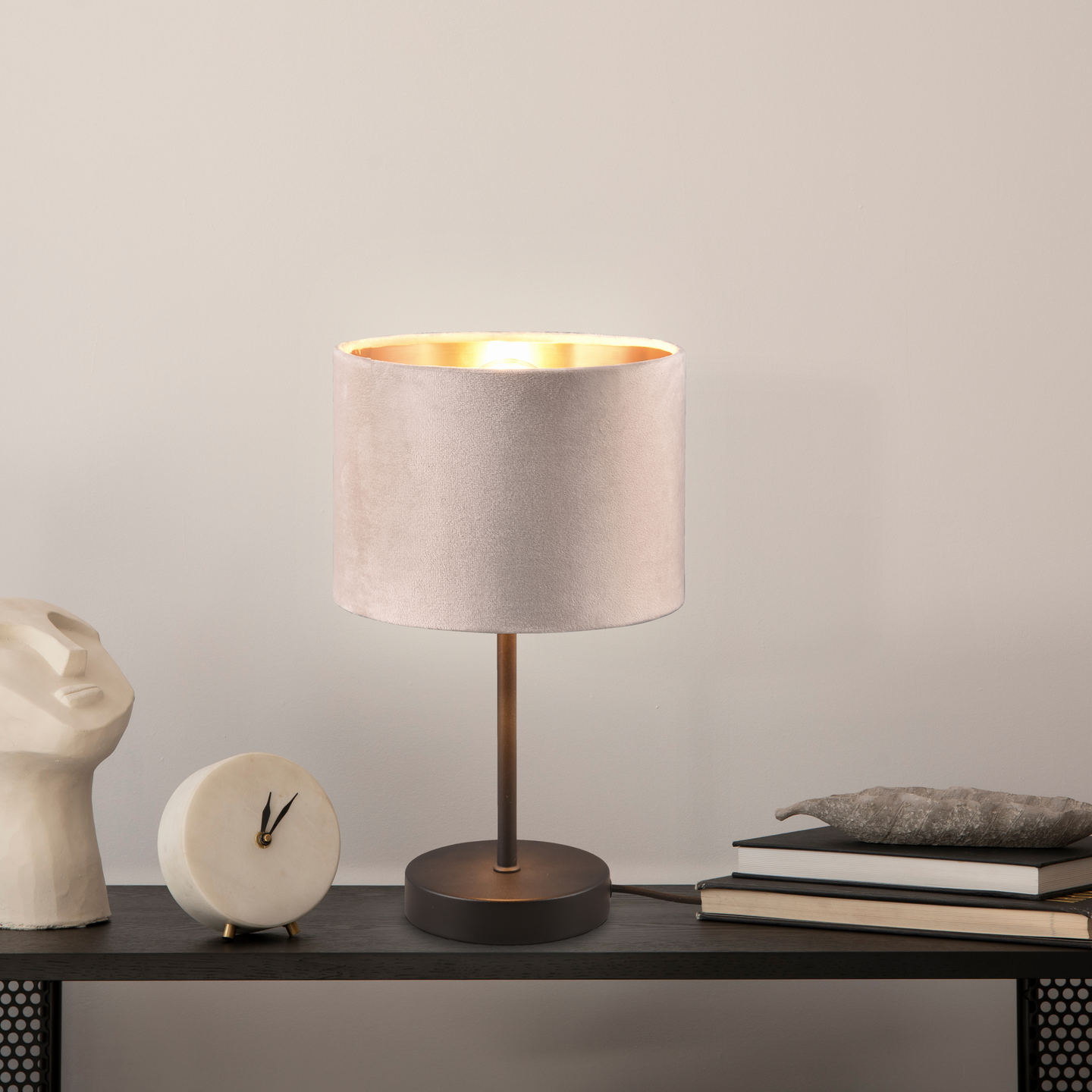 Pöytävalaisin TRIO Julieta E27 beige