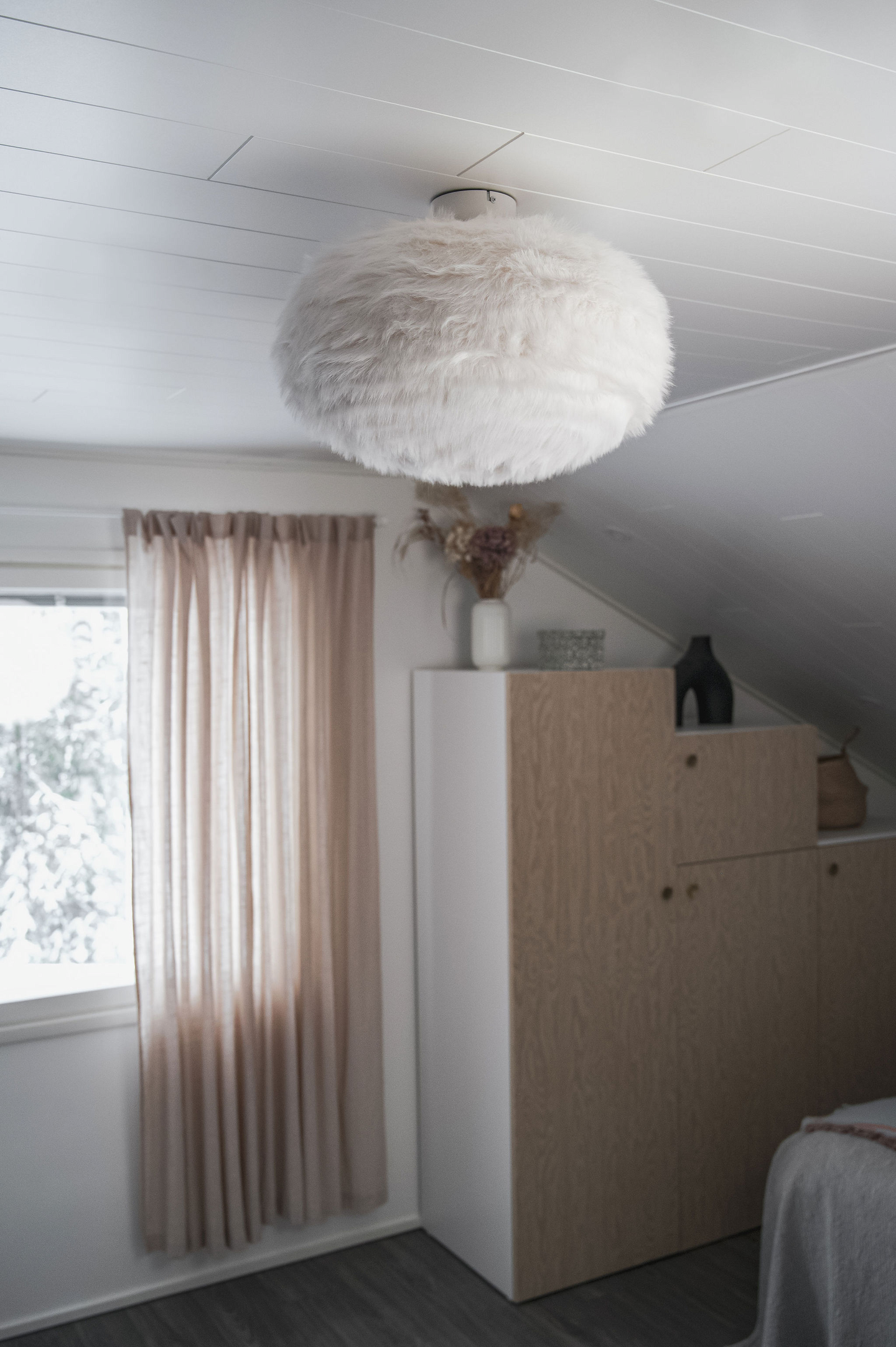 Kattovalaisin TRIO Furry 2xE27 50cm hiekanvalkoinen