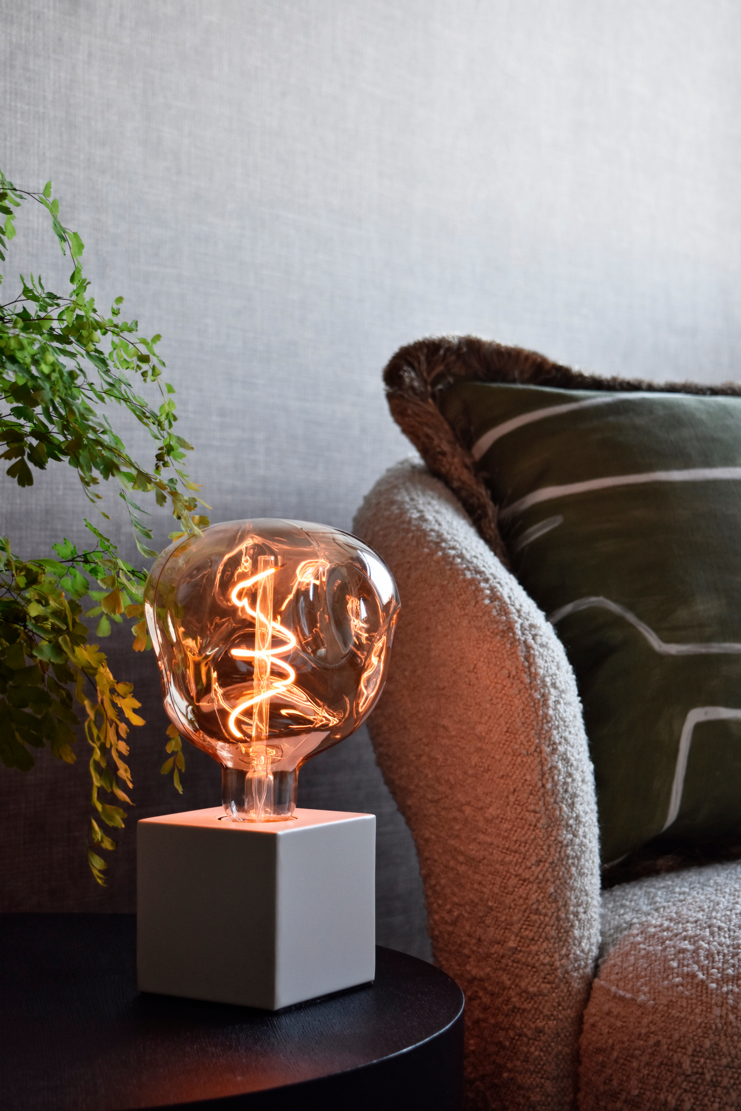 Led-lamppu Calex Organic Neo E27 4W 80lm 1800K kulta