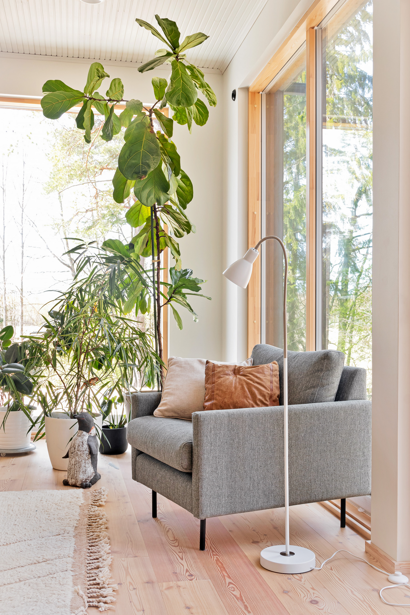 Lattiavalaisin Sessak Kian E27 valkoinen