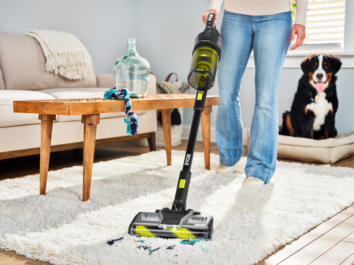 Varsi-imuri Ryobi RASV18BL-0 18V ONE+ hiiliharjaton moottori ei akkua mukana