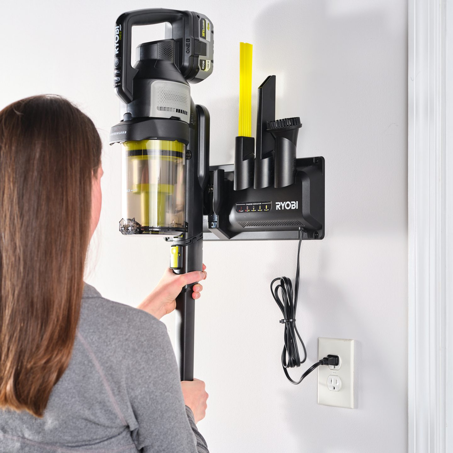 Varsi-imuri Ryobi RASV18BL-0 18V ONE+ hiiliharjaton moottori ei akkua mukana